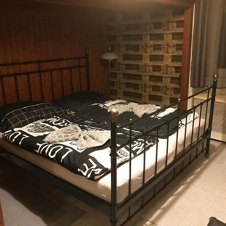 Апартаменти Jazmin Apartman Печ Екстер'єр фото