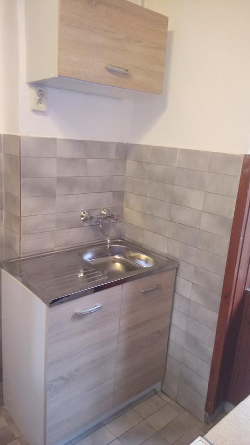 Апартаменти Jazmin Apartman Печ Екстер'єр фото