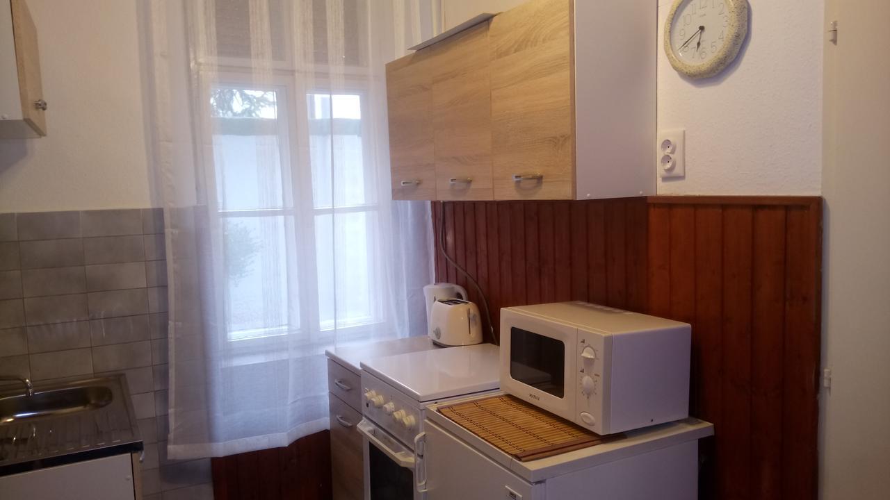 Апартаменти Jazmin Apartman Печ Екстер'єр фото